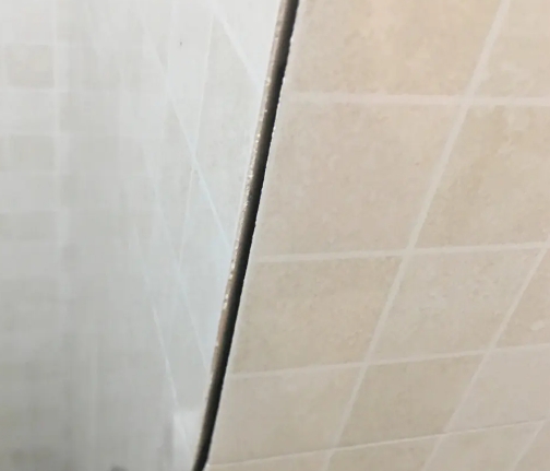 银川瓷砖空鼓维修公司分享阳台瓷砖脱落的修复过程可以分为以下几个步骤